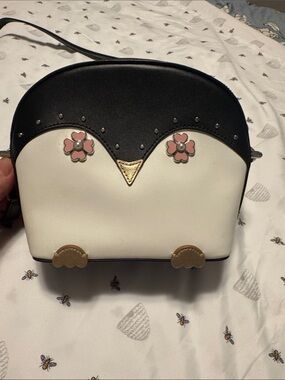 Kate Spade New York Frosty Penguin Crossbody bag